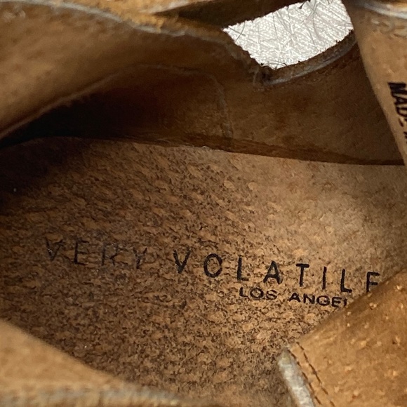 Very Volatile Distressed Ankle Booties - Picture 6 of 7